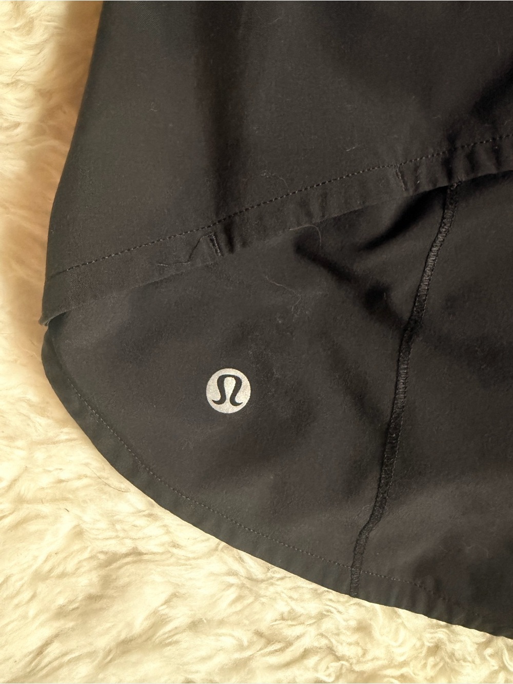 Like new lululemon Girls/Women's Balck Athletic Shorts High Waist Running Size 0 - Picture 3 of 5